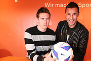 Miroslav Klose und Moderator Kai Pflaume beim Sport Scheck Kick Talk (Foto. Martin Schmitz)